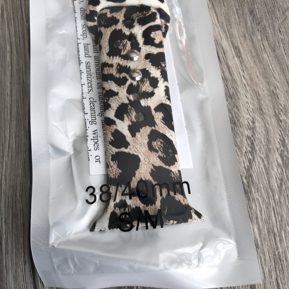 Animal Print Apple Watch Band fits 38/40mm - Picture 2 of 4